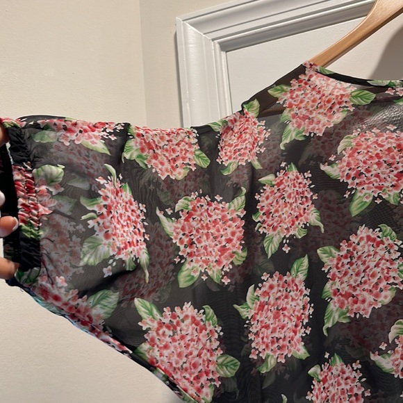 Chiffon Flower Print Crop Top - Picture 15 of 16